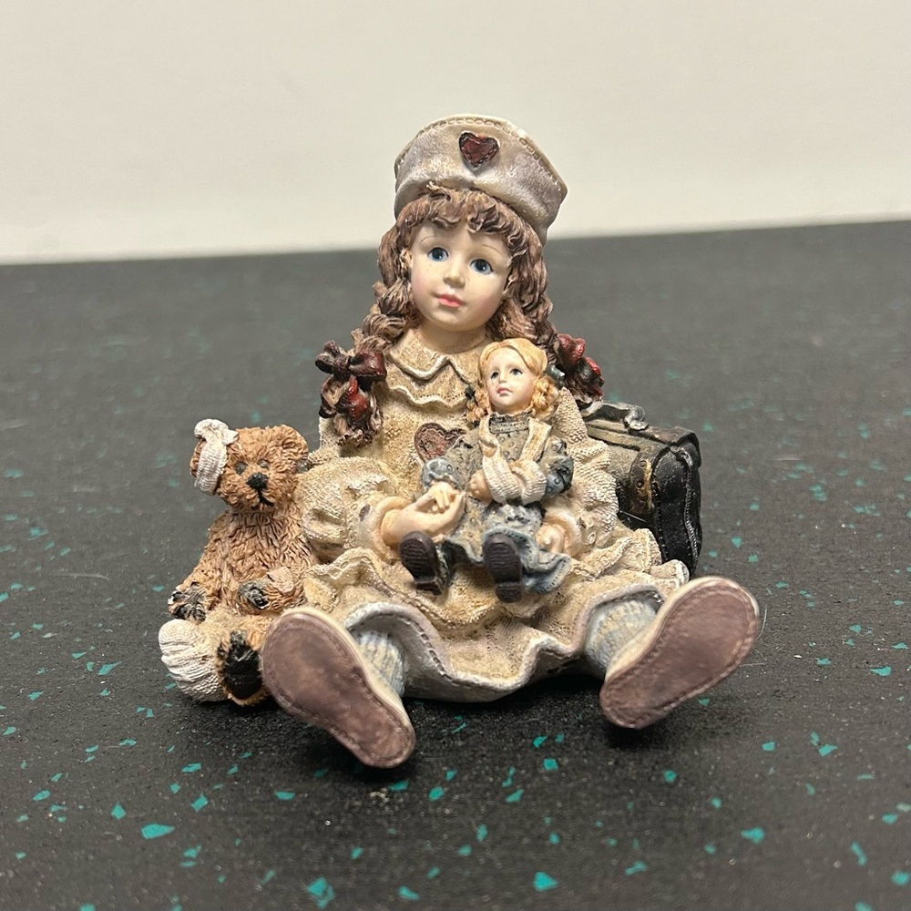 Yesterdays Child Dollstone Edition
I Wannabe Series 1